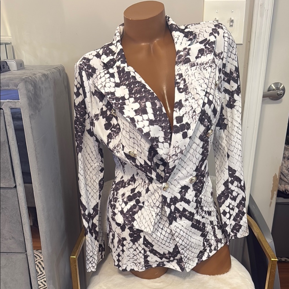 Snake print fashion blazer